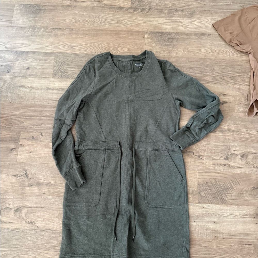 Athleta Olive Green Crew Neck Top